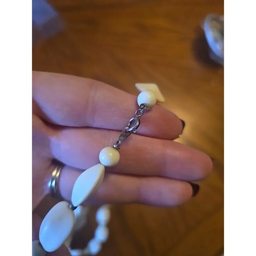 Vtg White‎ Beaded Elegant Retro Classic Designer Statement Fashion Necklace